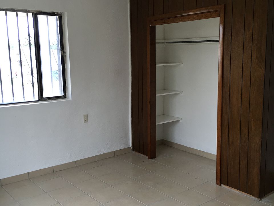 2nd image of 204 Hardesty Pl