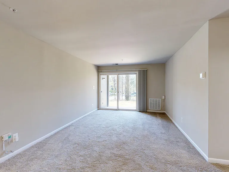 Canterbury Apartments — Photo 41