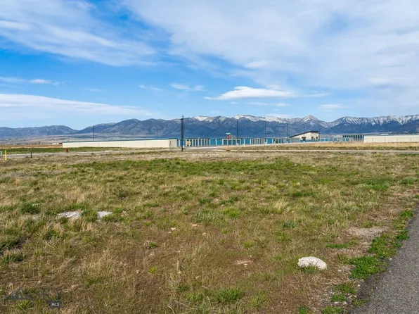 1300 Rizzo Ln, Belgrade, MT 59714