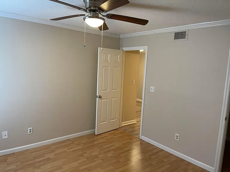 526 Granville Ct #526 — Photo 11