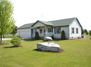 5191 Douglas Lake Rd, Johannesburg, MI 49751