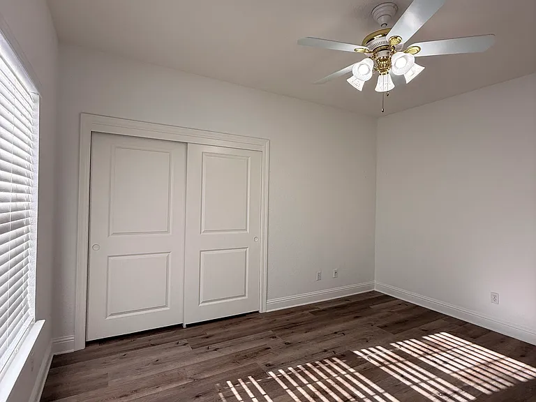 1270 Heidelberg Way #1 — Photo 6
