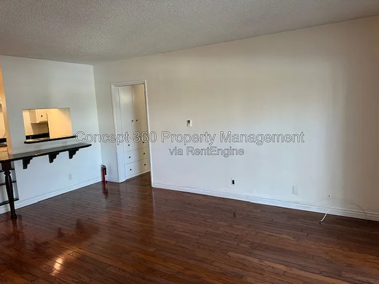 1604 E 2nd St #1H — Photo 14