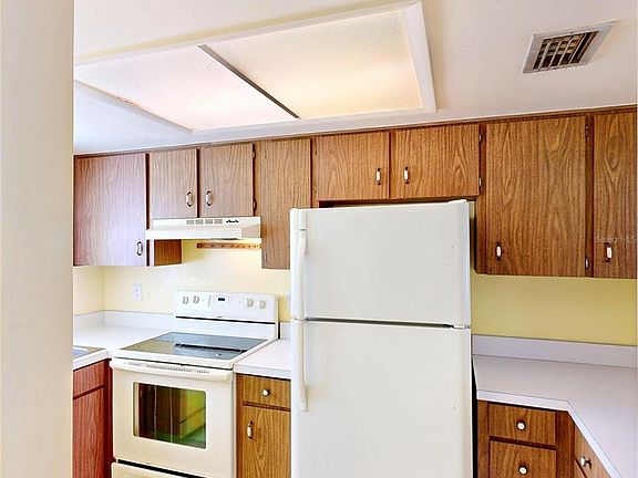 5th image of 404 E ORLANDO AVENUE #8B