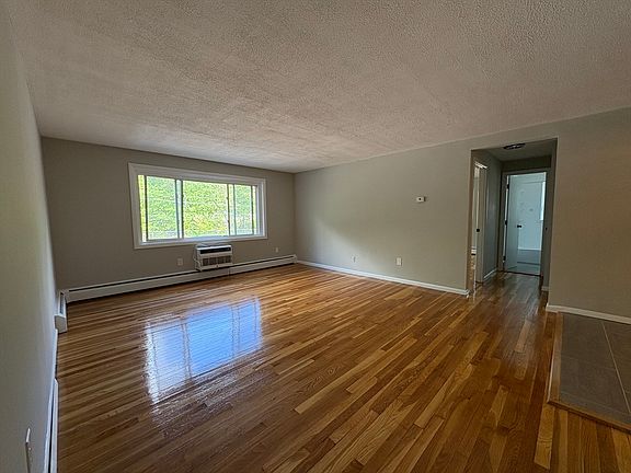 5th image of 1 Albert Dr Unit 8