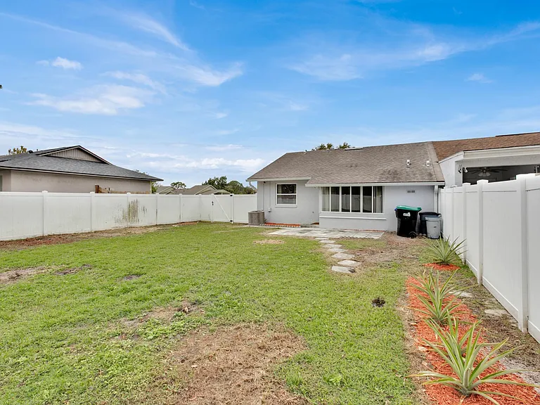1434 Ravida Cir — Photo 23