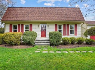 25 Janet Dr, Cranston, RI 02921