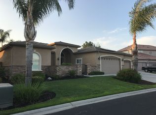8040 Lakeshore Dr, Chowchilla, CA
