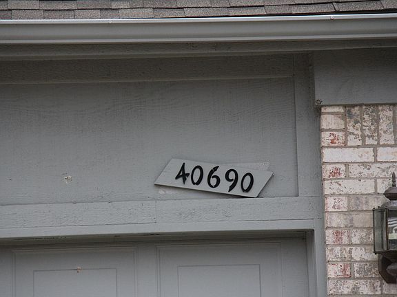 2nd image of 40690 Bluesprings Ct #17