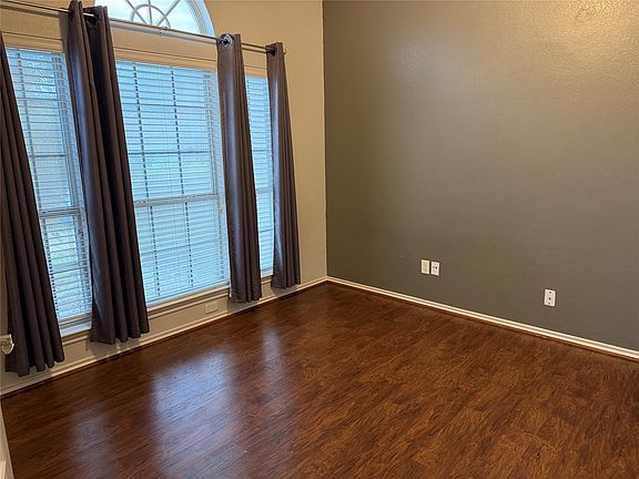 5th image of 8617 Shadow Trace Dr