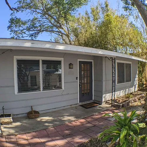 1637 Devonshire Ln Photo 1