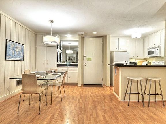 4th image of 999 B Ave N #109