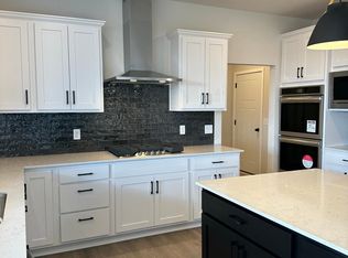 2007 Fulton Ct, Carver, MN 55315