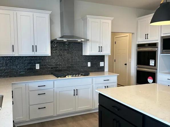 2007 Fulton Ct, Carver, MN 55315