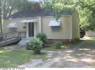 1306 Goldsboro Ave, Sanford, NC 27330