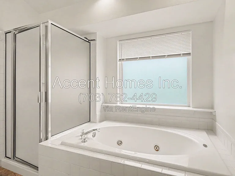 21217 Millwood Sq — Photo 18