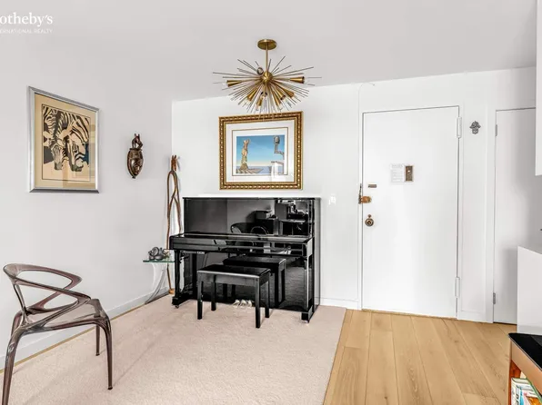 444 East 86th Street image 3 of 13