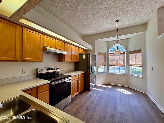 4th image of 3610 BRIDGEWOOD Drive