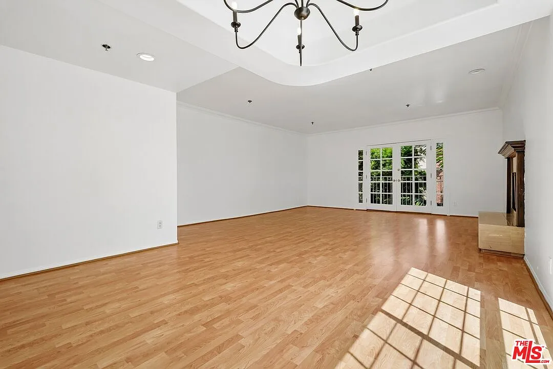 2 bed, 2.5 bath, 1566 sqft, $4,250 — Photo 2