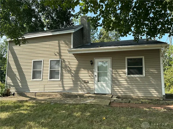1588 Waynesville Jamestown Rd, Xenia, OH 45385