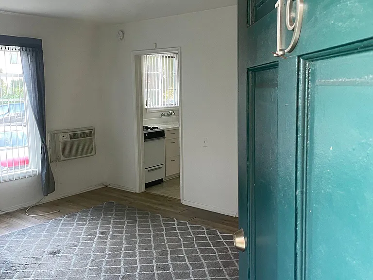 308 N Louise St #19 — Photo 2