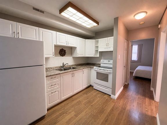 3rd image of 1327 E Scenic Dr S #2