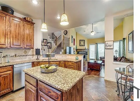 1605 Oak Brook Ln — Photo 15