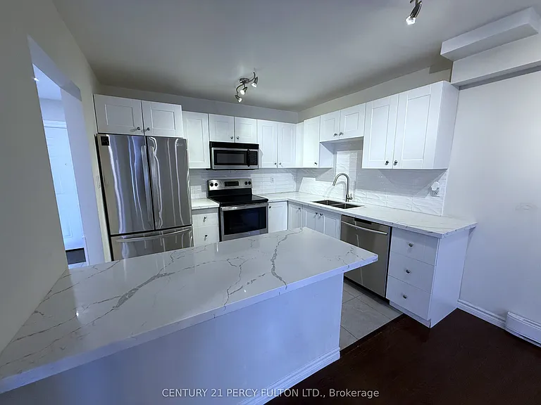221 Ormond Dr #22 — Photo 2