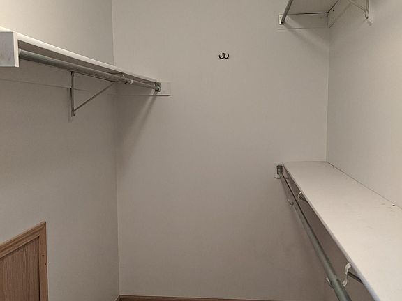 3rd image of 22 Stonegate Cir