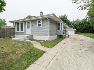 3141 Hickory Grove Ave, Racine, WI 53403