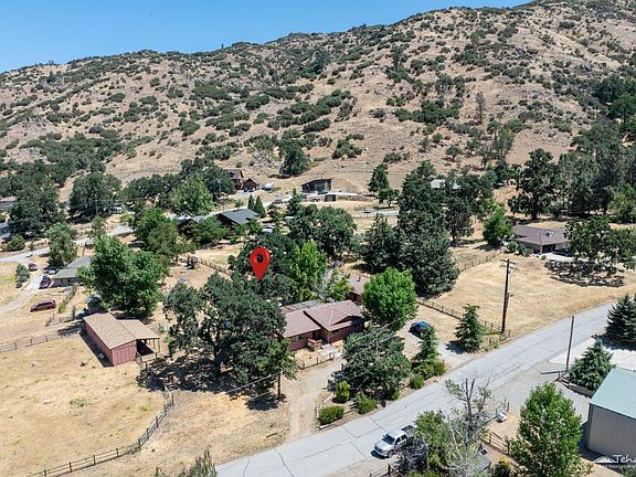 5th image of 26141 Bear Valley Rd
