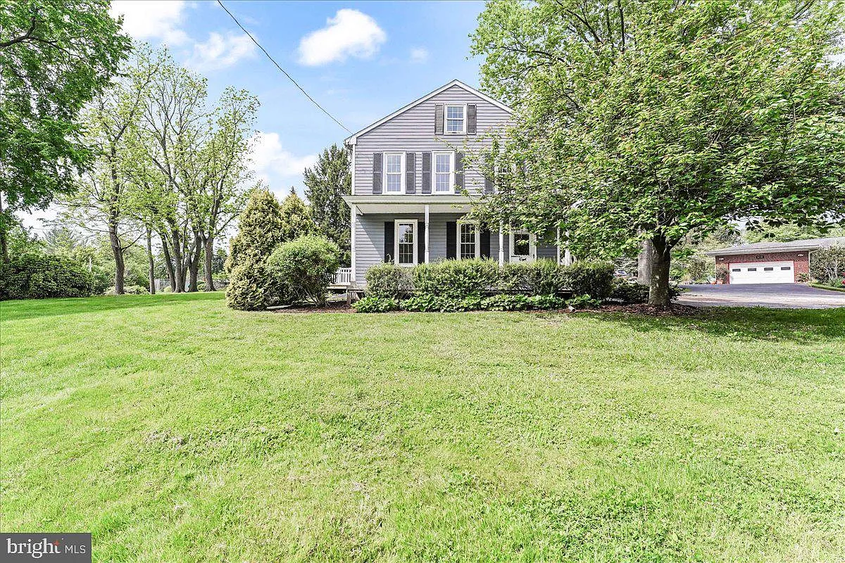 3 bed, 1.5 bath, 3186 sqft, $3,250 — Photo 2