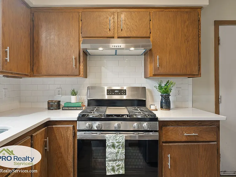 23345 Yucca St NW — Photo 2