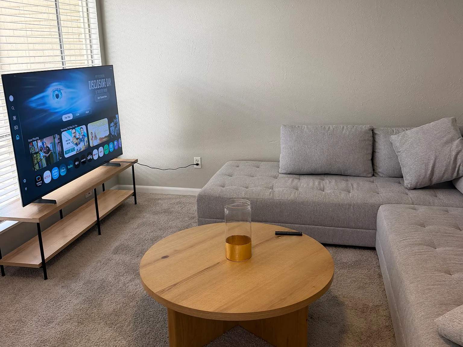 2 bed, 1000 sqft, $2,450 — Photo 2