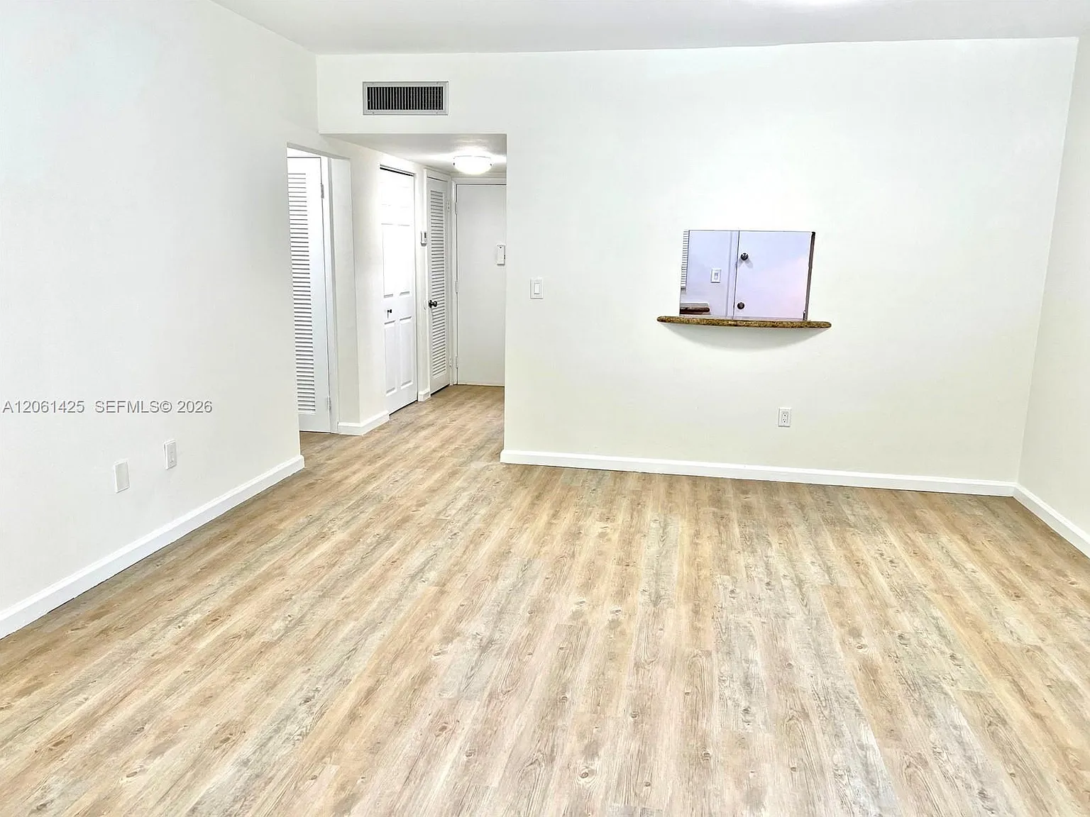 Ken-Dade No 2 Condominium — Photo 2