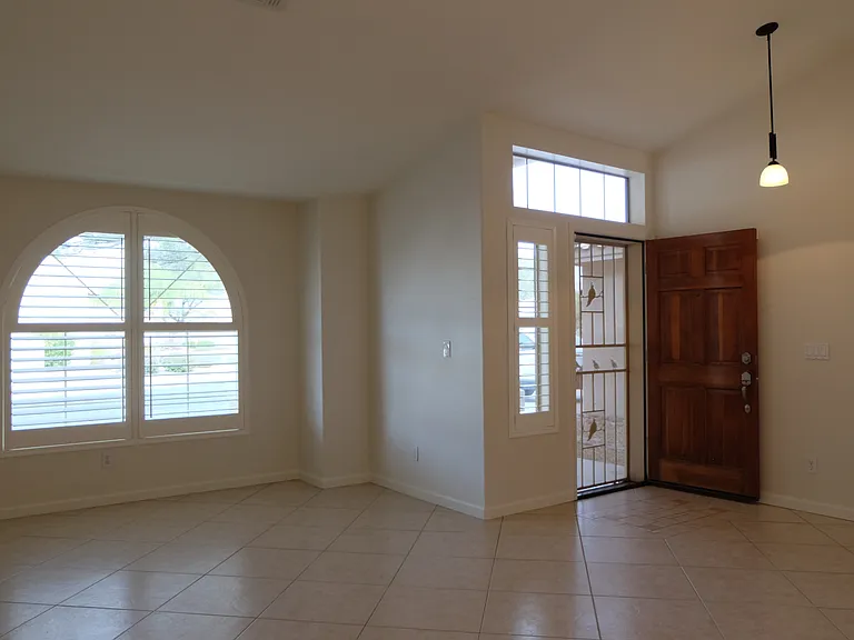 6831 W Rifle Way — Photo 4