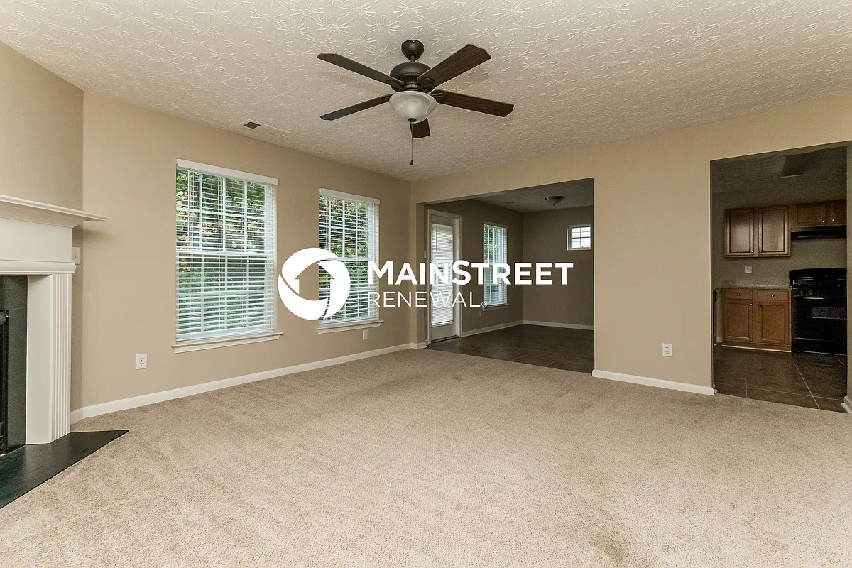 Living Room - 207 Topaz Dr