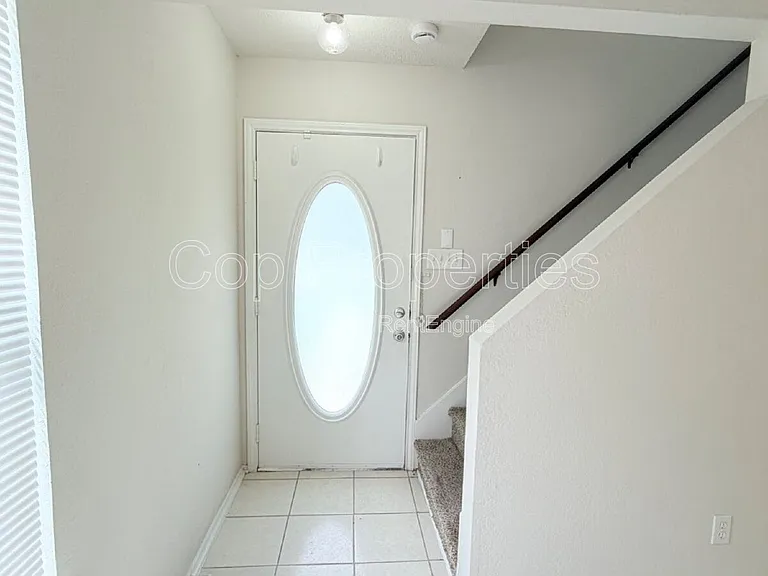 6321 Waddesdon Wood — Photo 3