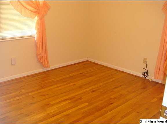 5th image of 118 21st Ave NW