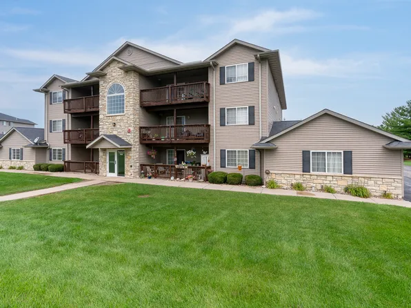 3209 S 16th Ave Unit 104, Eldridge, IA 52748