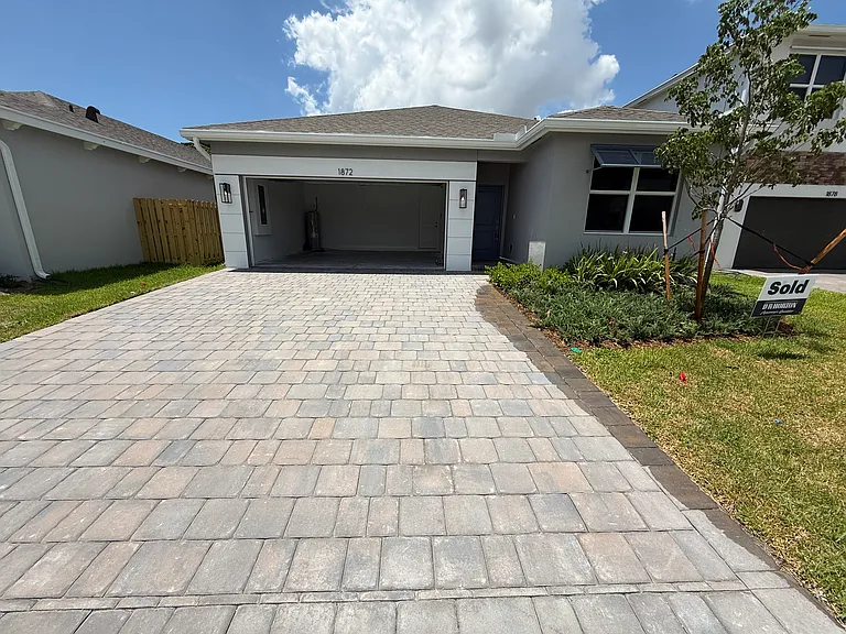 1872 NW 6th Ct — Photo 1