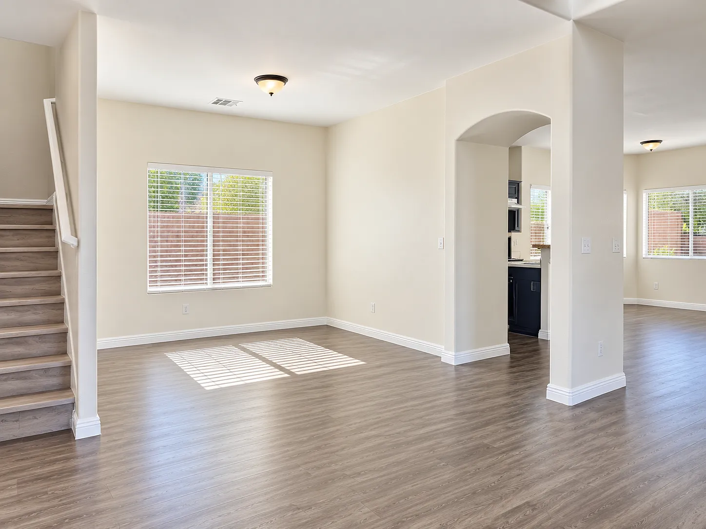 3 bed, 1902 sqft, $2,400 — Photo 4