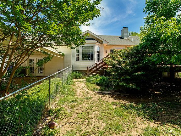 4th image of 106 Northwoods Ct