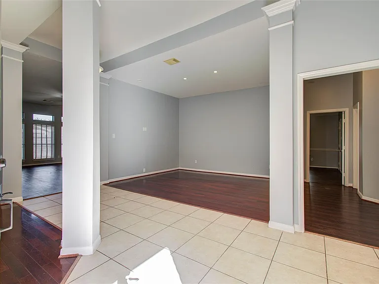 14731 Raven Hollow Ln — Photo 3