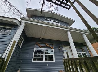 826 Parkwood Rd, Pittsburgh, PA 15210