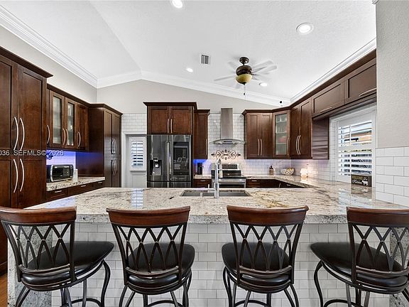 5th image of 5725 SW 88th Ave