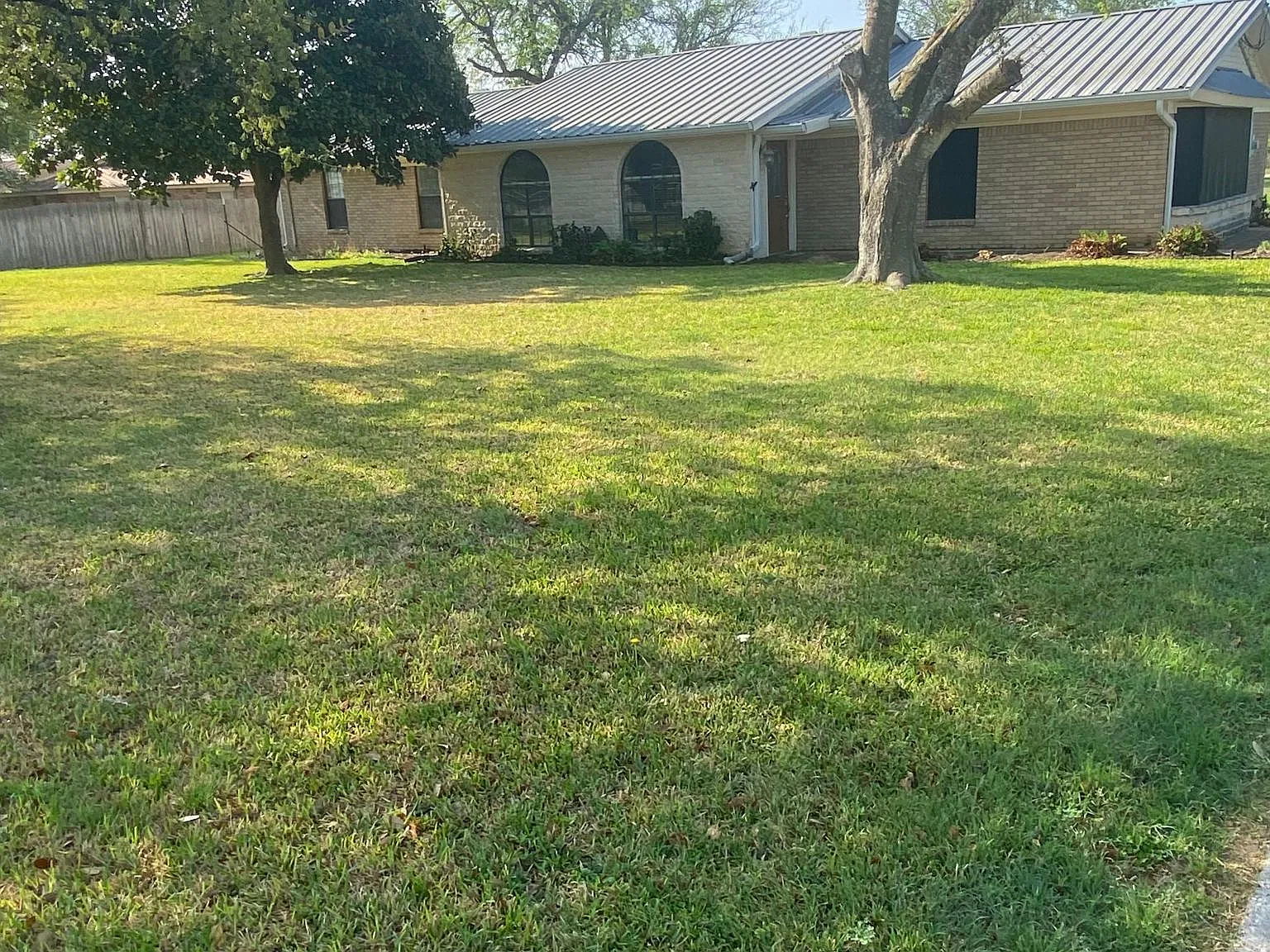 7497 FM 2484 — Photo 2