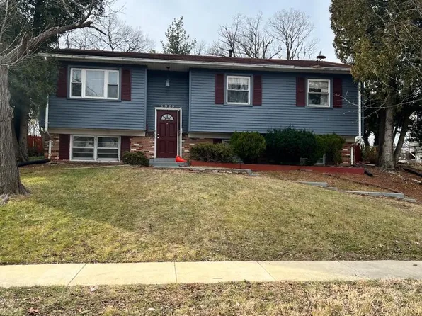 6825 Barton Rd, Hyattsville, MD 20784