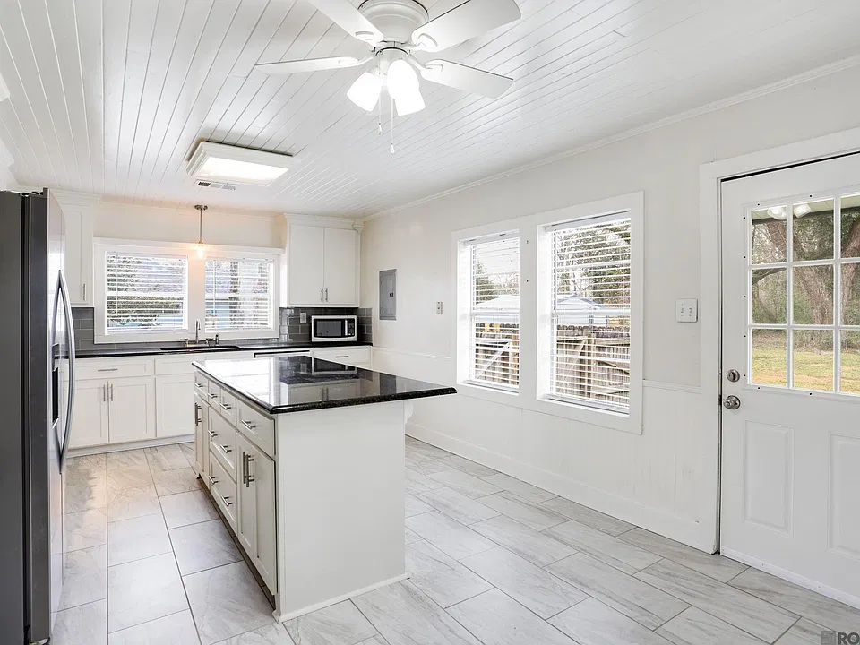 38097 Henry Rd