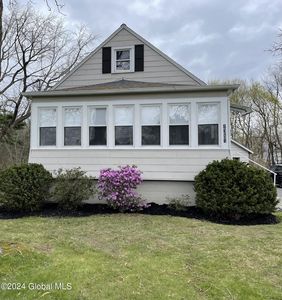 1381 Tracy Ave, Niskayuna, NY, 12309